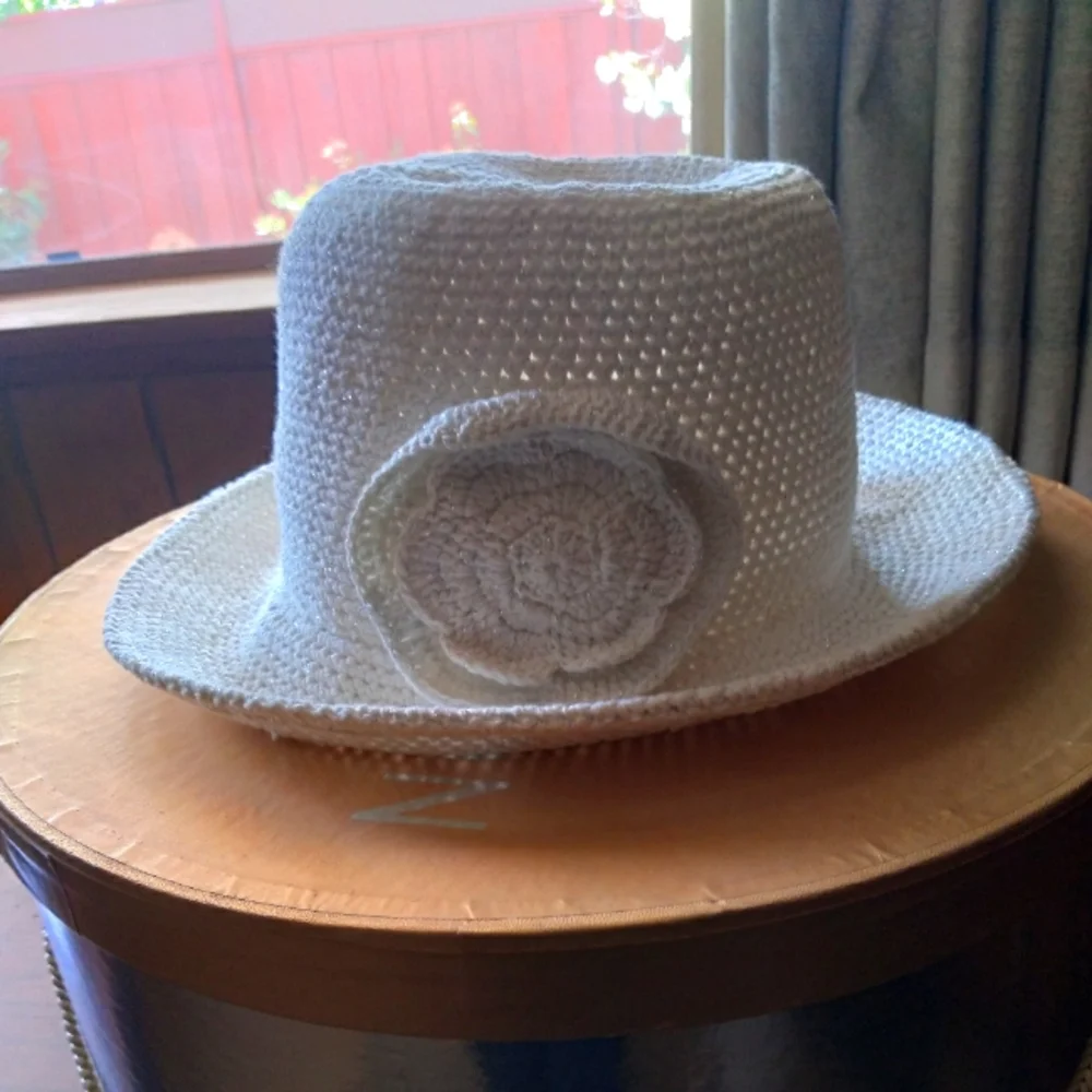 White Sparkle Knit Hat w/ Flower Detail | Size OS